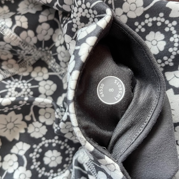 Lululemon Wunder Under Pant -- Twiggy Printed Nimbus / Soot Light - Picture 8 of 8